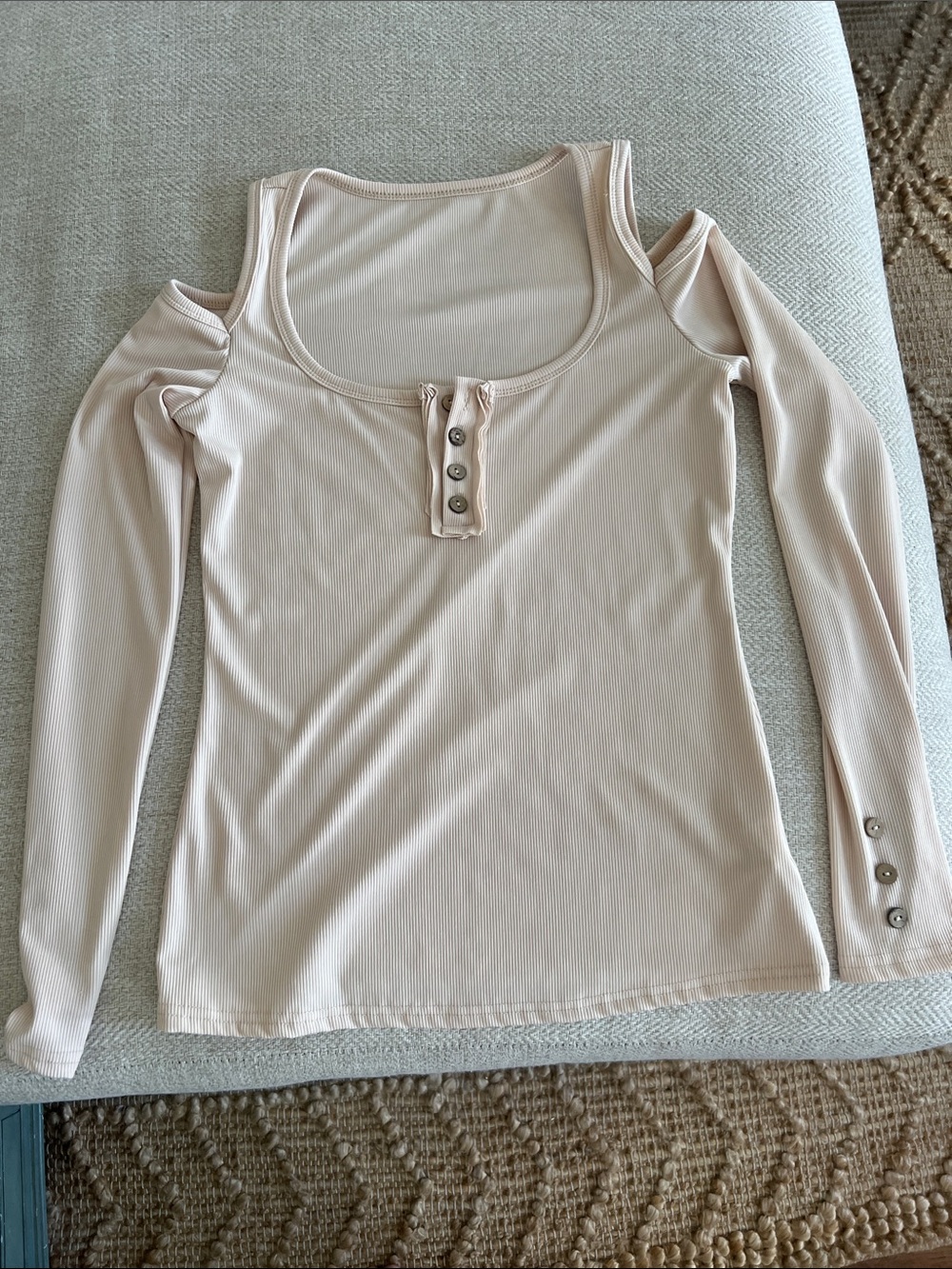 Cold-Shoulder Ribbed Long-Sleeve Top in Blush